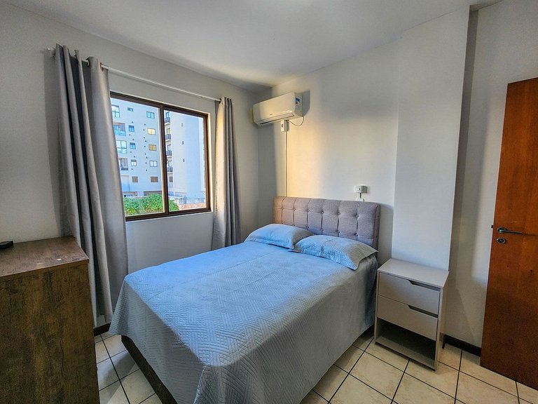 L067 | Apartamento com churrasqueira a 80m do mar.