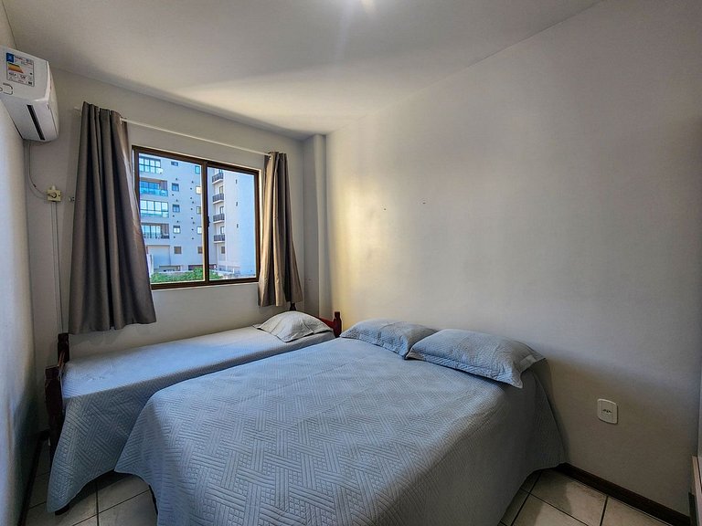 L067 | Apartamento com churrasqueira a 80m do mar.
